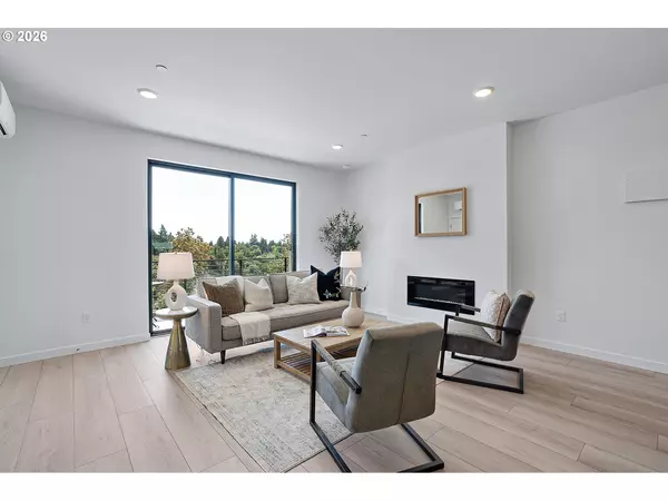 Portland, OR 97239,7310 SW 13th AVE