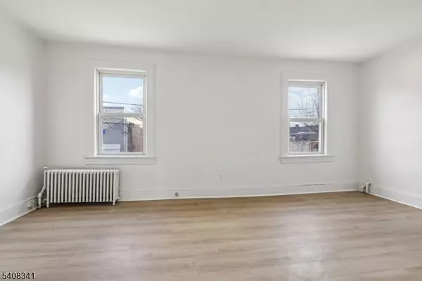 Bergenfield Boro, NJ 07621,66 N Washington Ave #1