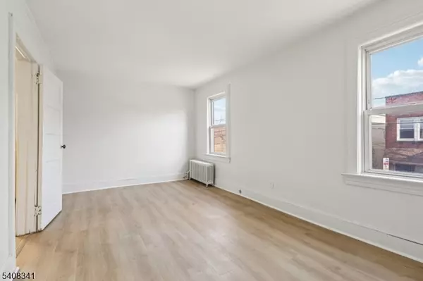 Bergenfield Boro, NJ 07621,66 N Washington Ave #1