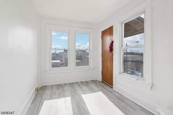 Bergenfield Boro, NJ 07621,66 N Washington Ave #2