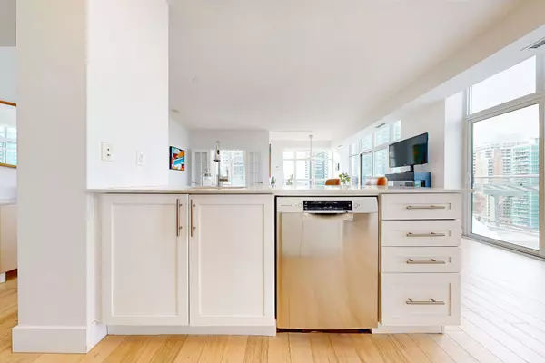 Toronto C01, ON M6K 0A2,65 East Liberty ST #1911