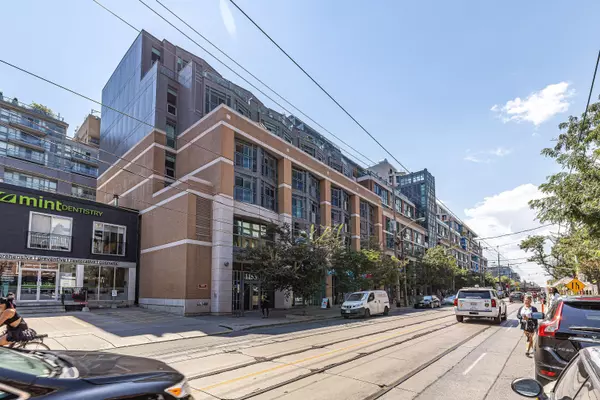 Toronto C01, ON M6J 0A4,1169 Queen ST #PH718