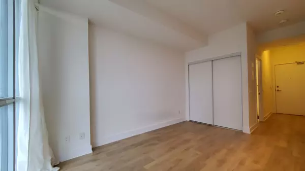 Toronto C15, ON M2J 2Z1,128 Fairview Mall DR #1009