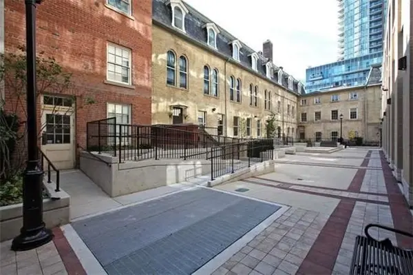 105 George ST #410, Toronto C08, ON M5A 0L4