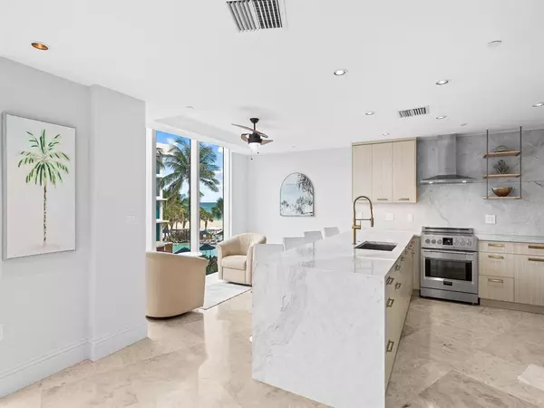 Fort Lauderdale, FL 33316,1200 Holiday Dr #208