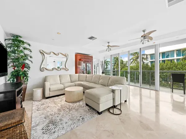 Fort Lauderdale, FL 33316,1200 Holiday Dr #208