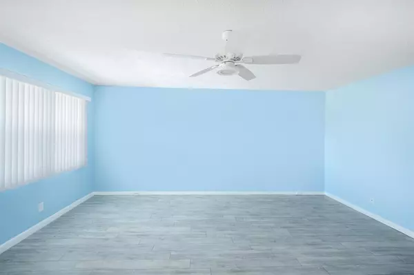 Deerfield Beach, FL 33442,199 Prescott J #199