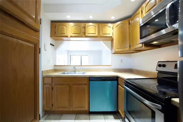 Miramar, FL 33025,3400 Foxcroft Rd #310