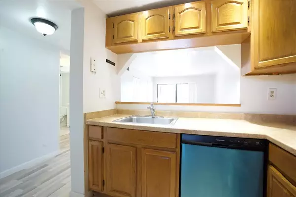 Miramar, FL 33025,3400 Foxcroft Rd #310