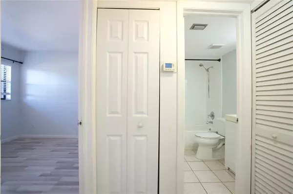 Miramar, FL 33025,3400 Foxcroft Rd #310