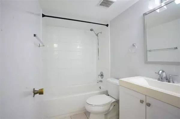 Miramar, FL 33025,3400 Foxcroft Rd #310