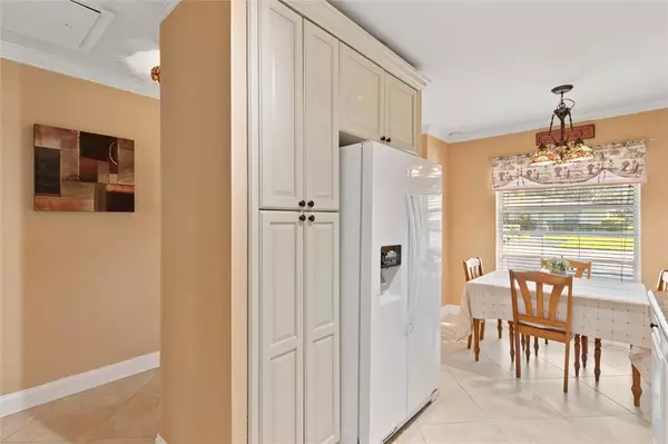 Boca Raton, FL 33433,8729 Chevy Chase Dr #145