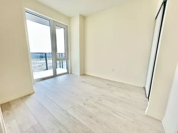 Vaughan, ON L4K 0P6,27 Korda Gate #409