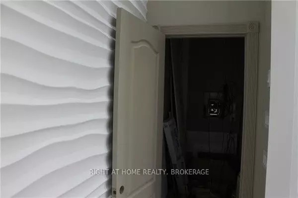 Vaughan, ON L4K 1Z8,7250 Keele ST #369