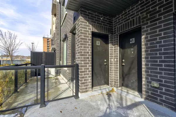 Mississauga, ON L5L 0B9,3429 Ridgeway DR #4