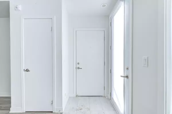 Mississauga, ON L5L 0B9,3429 Ridgeway DR #4