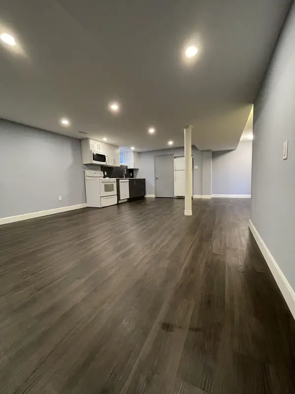 Kitchener, ON N2E 1T9,49 Barwood CRES #Lower