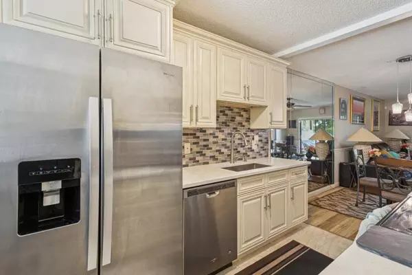 Tamarac, FL 33321,9670 W MCNAB RD #208