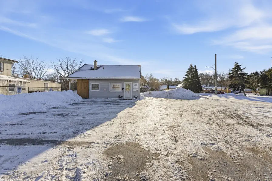 93 Station ST, Belleville, ON K8N 2S8