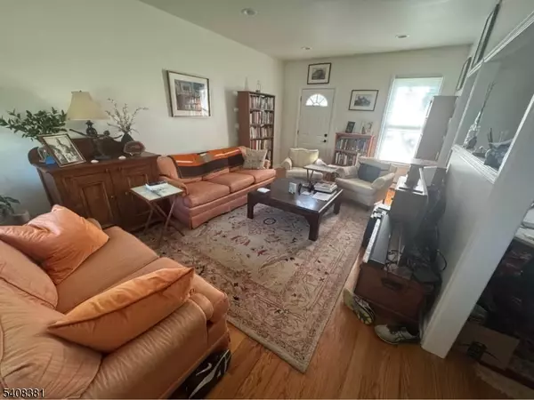 Flemington Boro, NJ 08822,27 Broad St