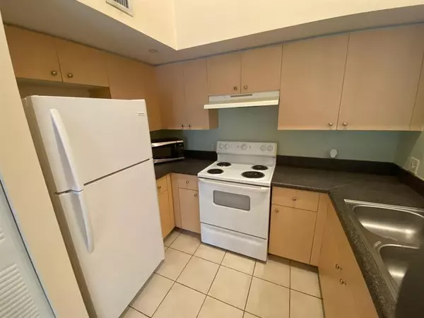 West Palm Beach, FL 33409,4211 San Marino Blvd #305