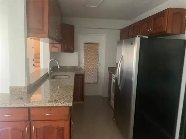 8704 NW 35th St #108, Coral Springs, FL 33065