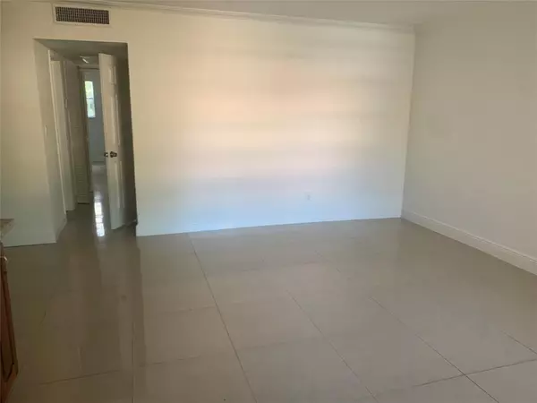 Coral Springs, FL 33065,8704 NW 35th St #108