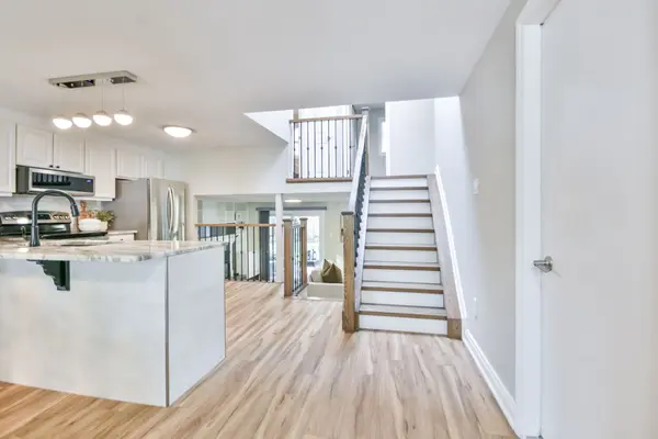 Barrie, ON L4N 5M2,49 Ridgeway AVE