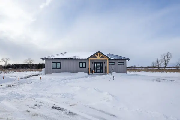 Front Of Leeds & Seeleys Bay, ON K0E 1L0,292 Kyes RD