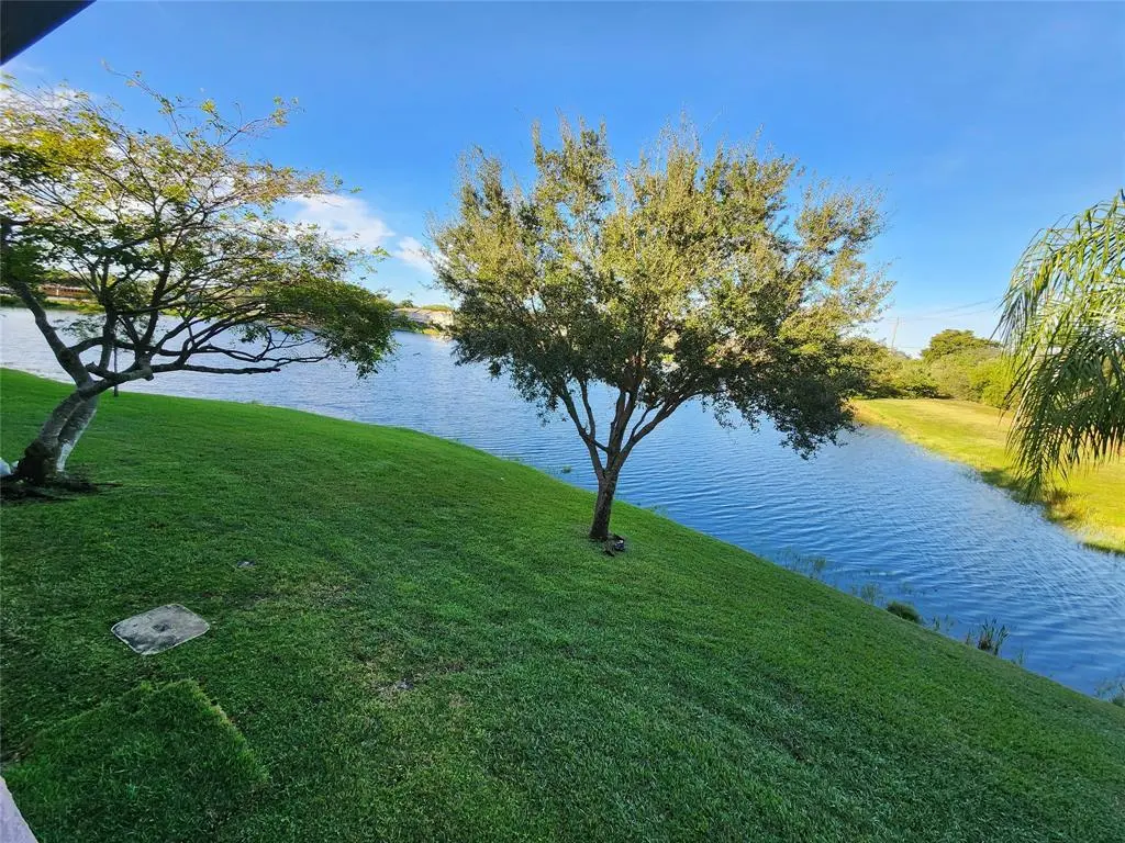 Hollywood, FL 33026,1156 NW 106th Ter #204