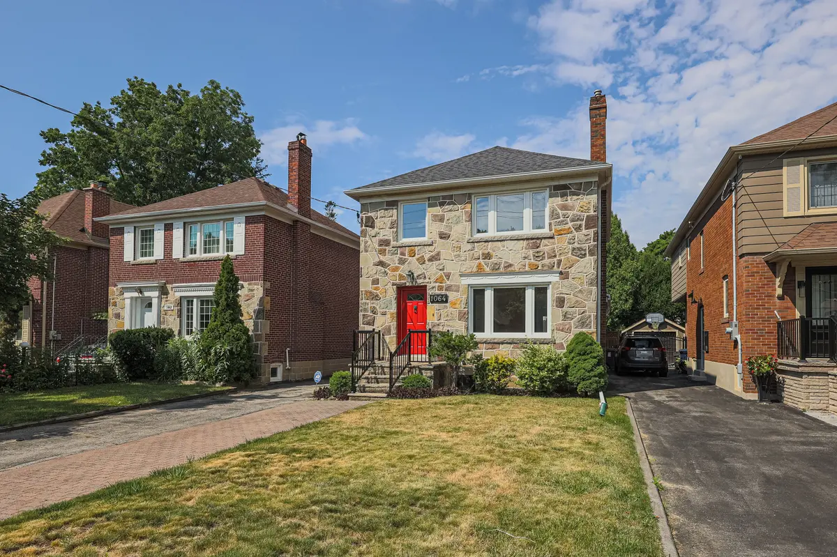 Toronto W08, ON M8X 2G7,1064 Royal York RD