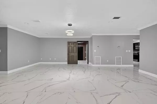 Miami, FL 33169,15775 N Miami Ave