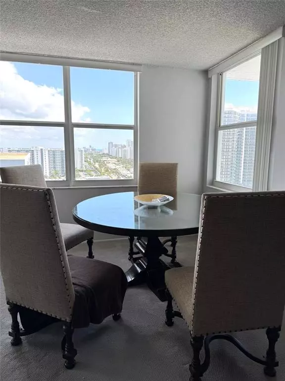 Fort Lauderdale, FL 33308,3015 N Ocean Blvd #19E