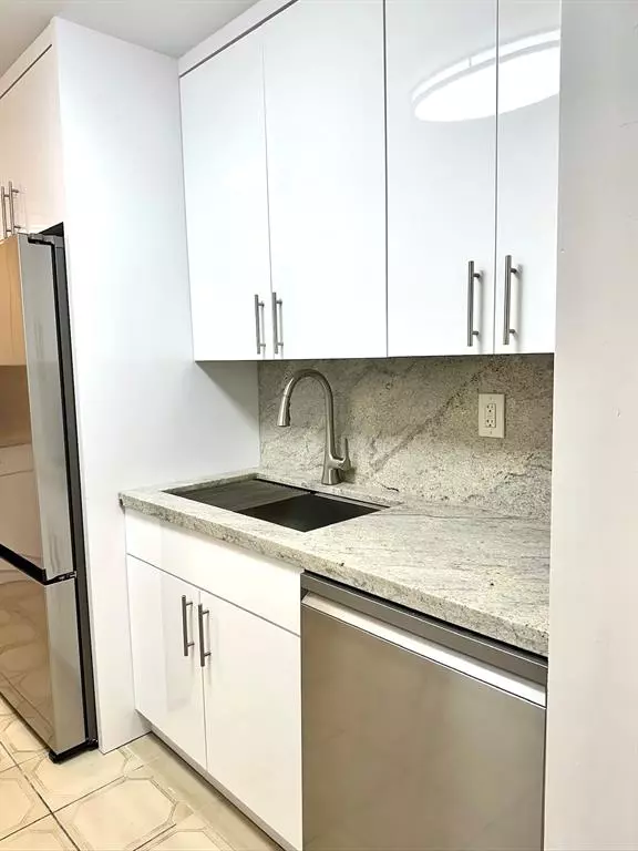 Hialeah, FL 33014,7355 W 4th Ave #215