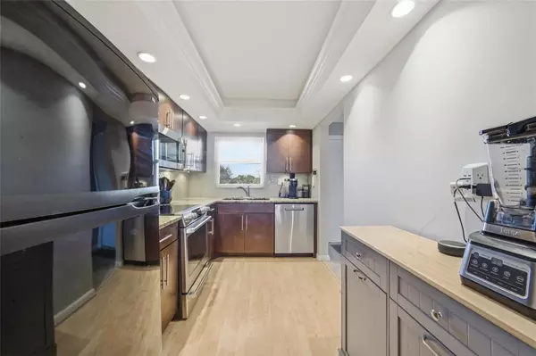 Fort Lauderdale, FL 33304,1332 Bayview Dr #401