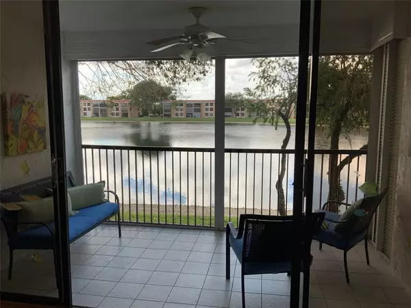 6022 Coral Lake Dr #210, Pompano Beach, FL 33063