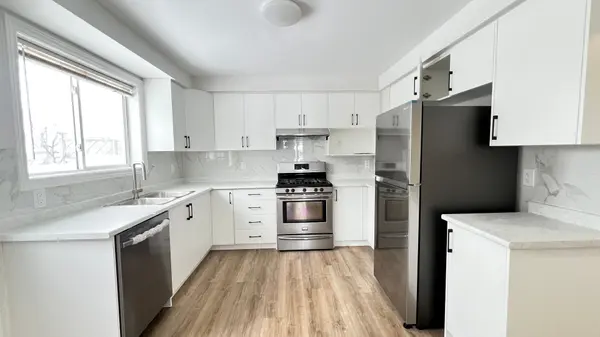 Brampton, ON L6T 3B1,26 Edenridge DR