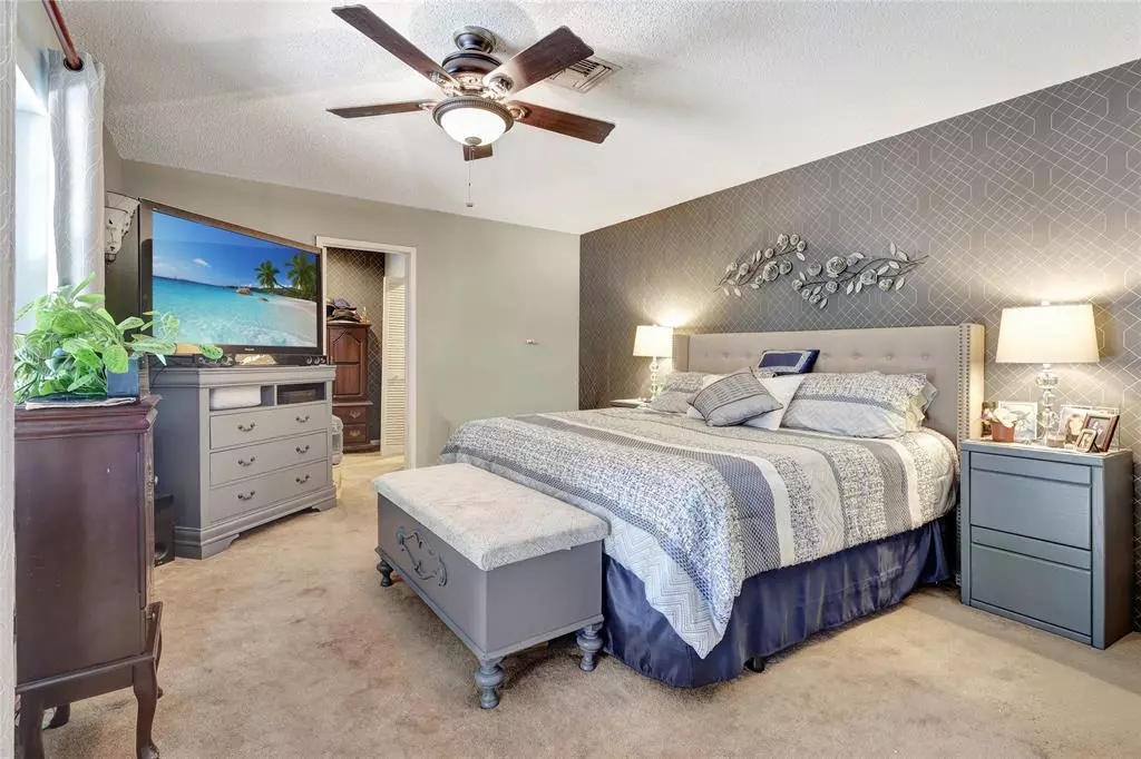 Hollywood, FL 33026,12100 Landing Way