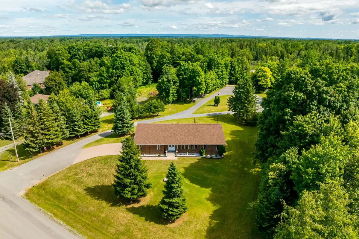 Carp - Huntley Ward, ON K0A 1L0,634 David Manchester RD