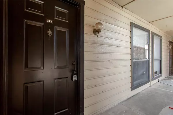 Dallas, TX 75234,3022 Forest Lane #221