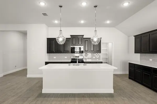 Balch Springs, TX 75181,103 Whistling Duck