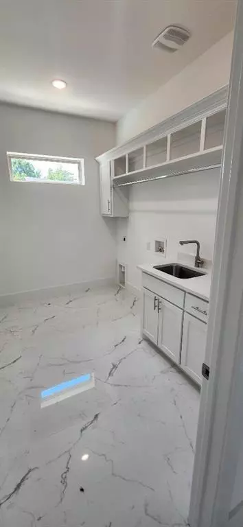 Dallas, TX 75212,3338 Sylvan Avenue