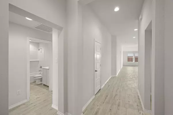 Cleburne, TX 76033,301 Comanche Drive