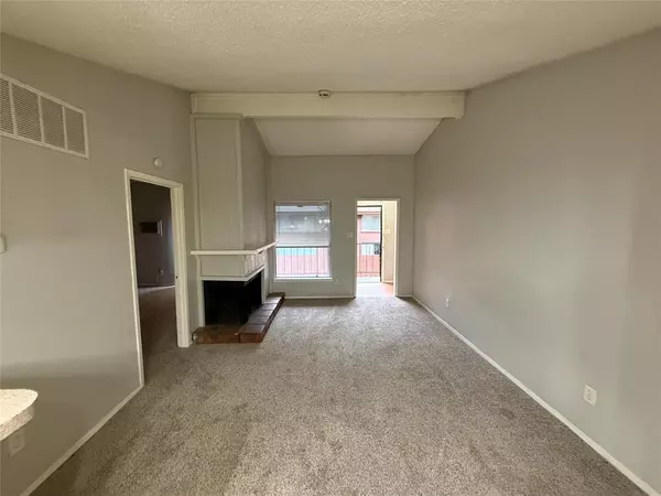 Dallas, TX 75231,7152 Fair Oaks Avenue #2193