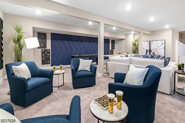 27 Eastwood Ter #27, East Hanover Twp., NJ 07936