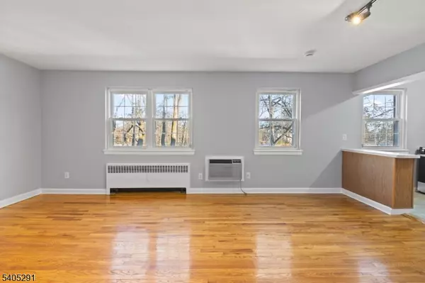 Cranford Twp., NJ 07016,16 F Parkway Village #F