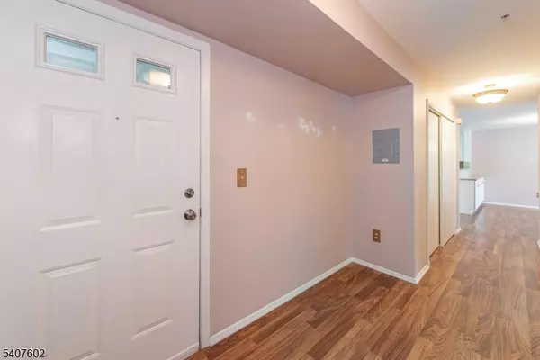 Roxbury Twp., NJ 07852,27 Loch Ln