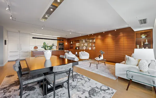 260 Heath ST W #409, Toronto C03, ON M5P 3L6