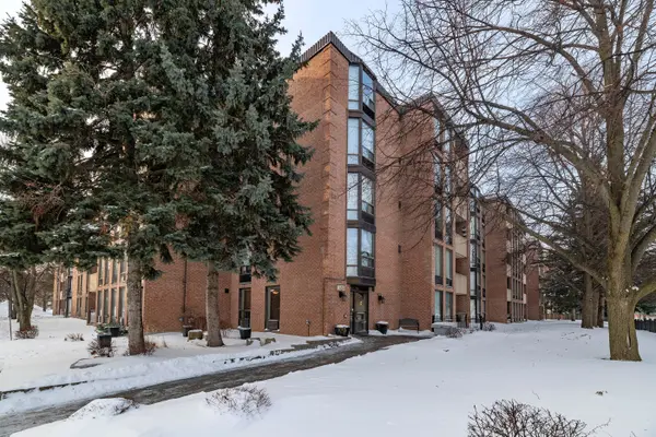 1525 Diefenbaker CT #210, Pickering, ON L1V 3W1