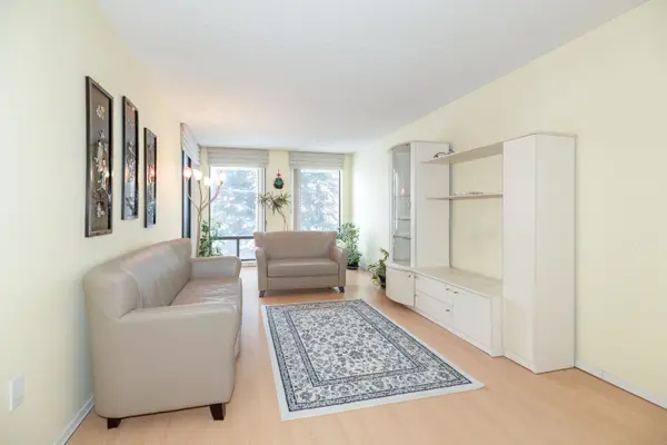 1525 Diefenbaker CT #210, Pickering, ON L1V 3W1